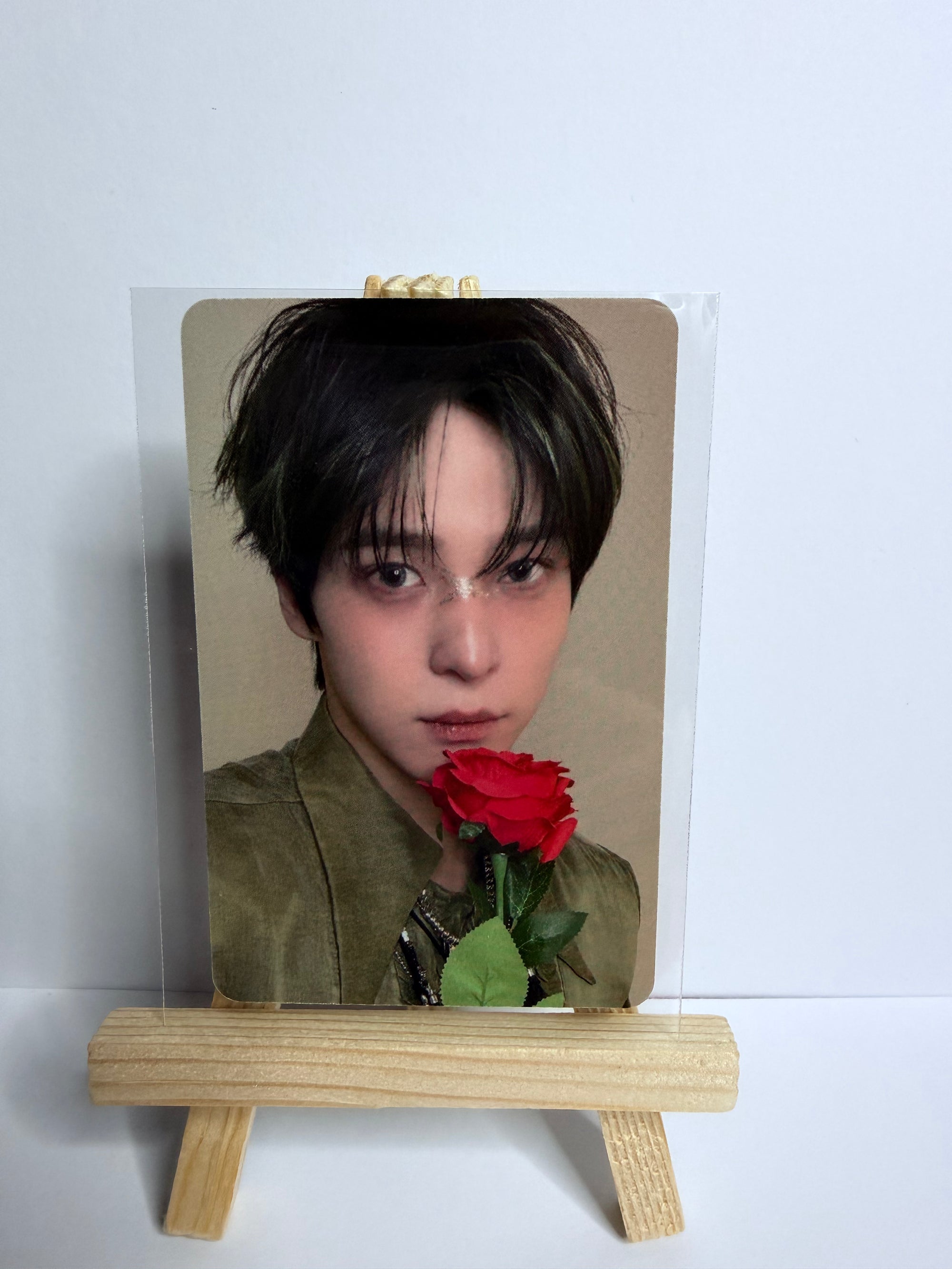 ATEEZ – GOLDEN HOUR : Part.5 Official Rose War Photocard + Protective Sleeve