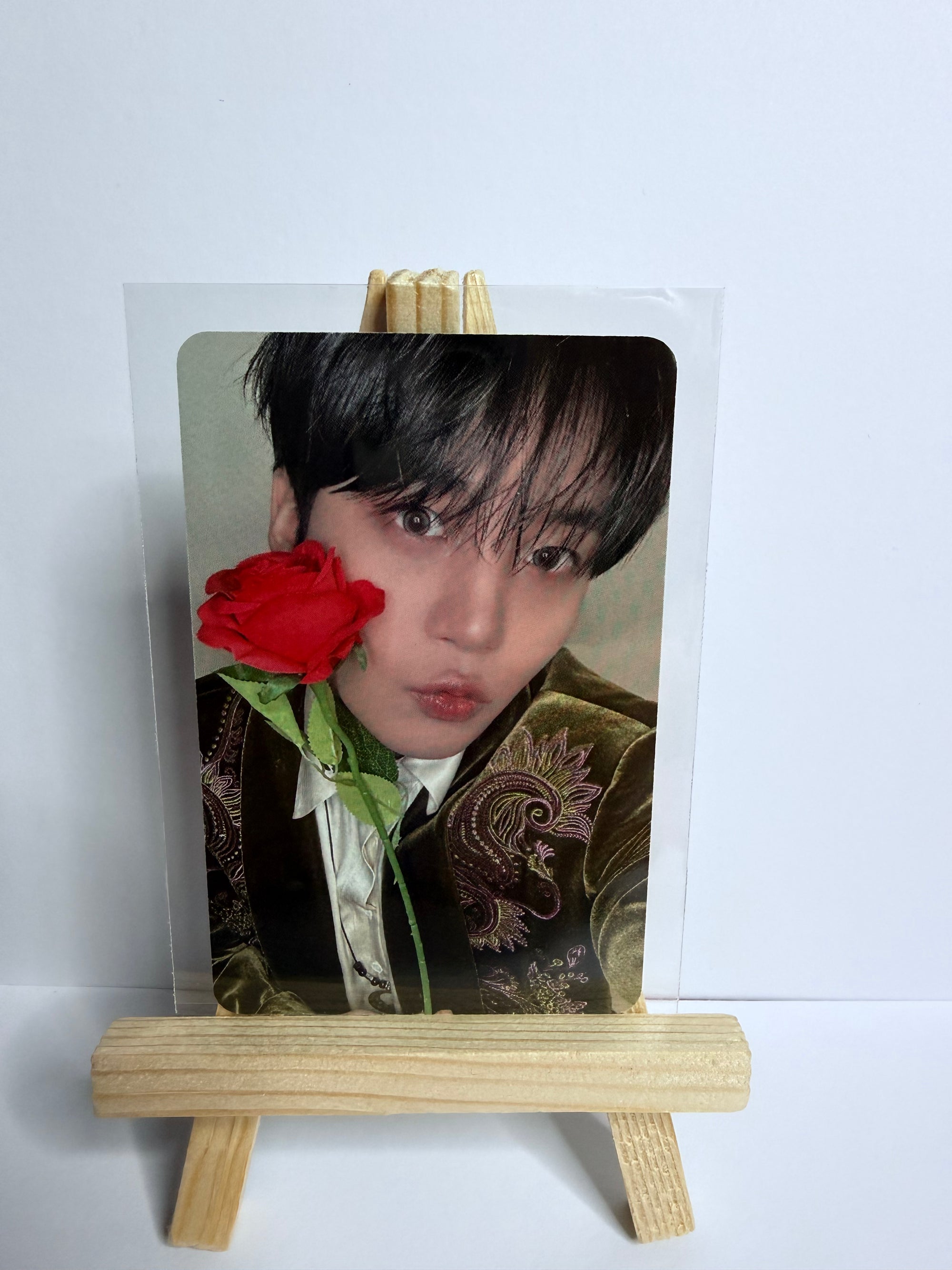 ATEEZ – GOLDEN HOUR : Part.5 Official Rose War Photocard + Protective Sleeve