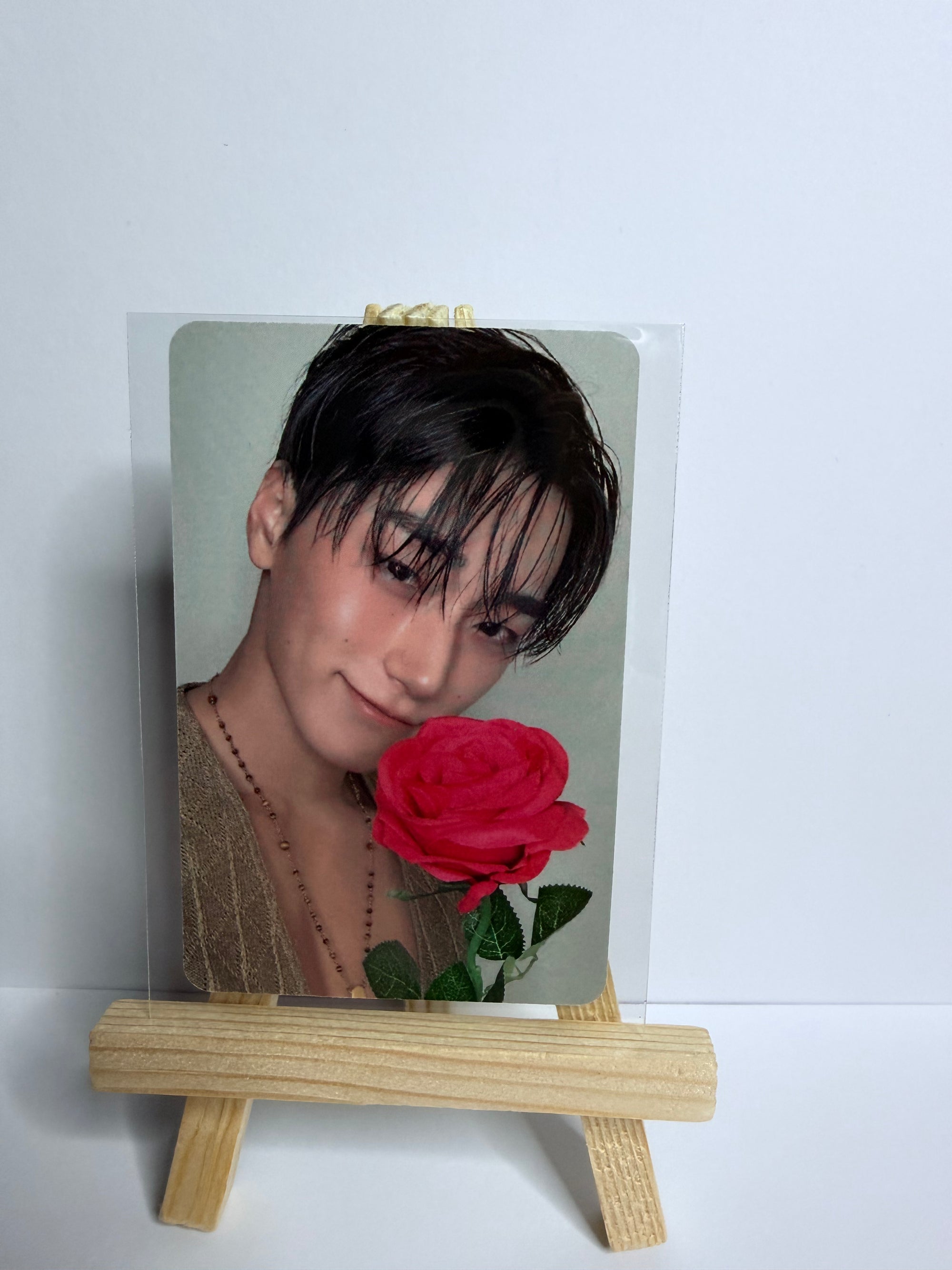 ATEEZ – GOLDEN HOUR : Part.5 Official Rose War Photocard + Protective Sleeve